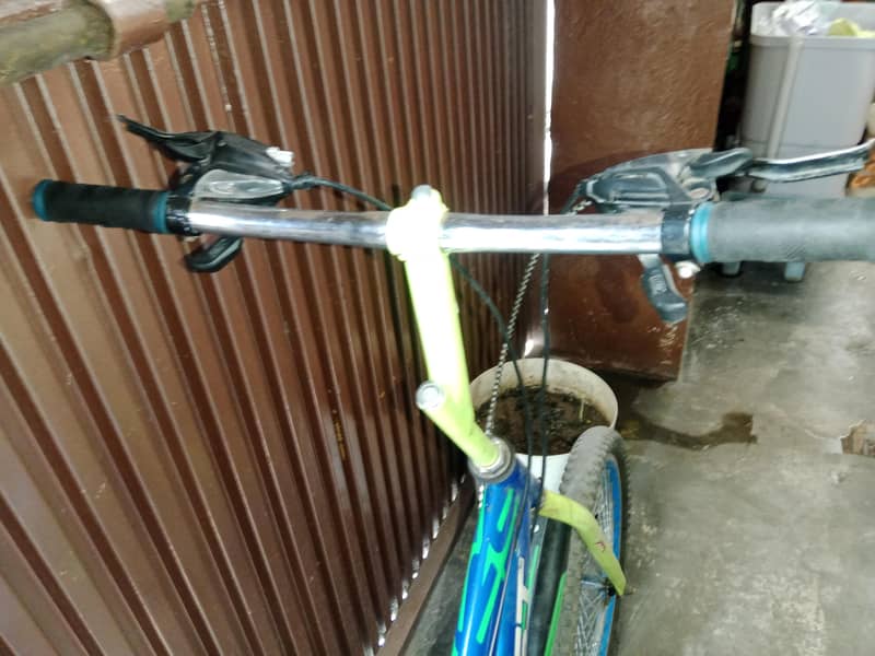 Stunt wheeling Bicycle 4
