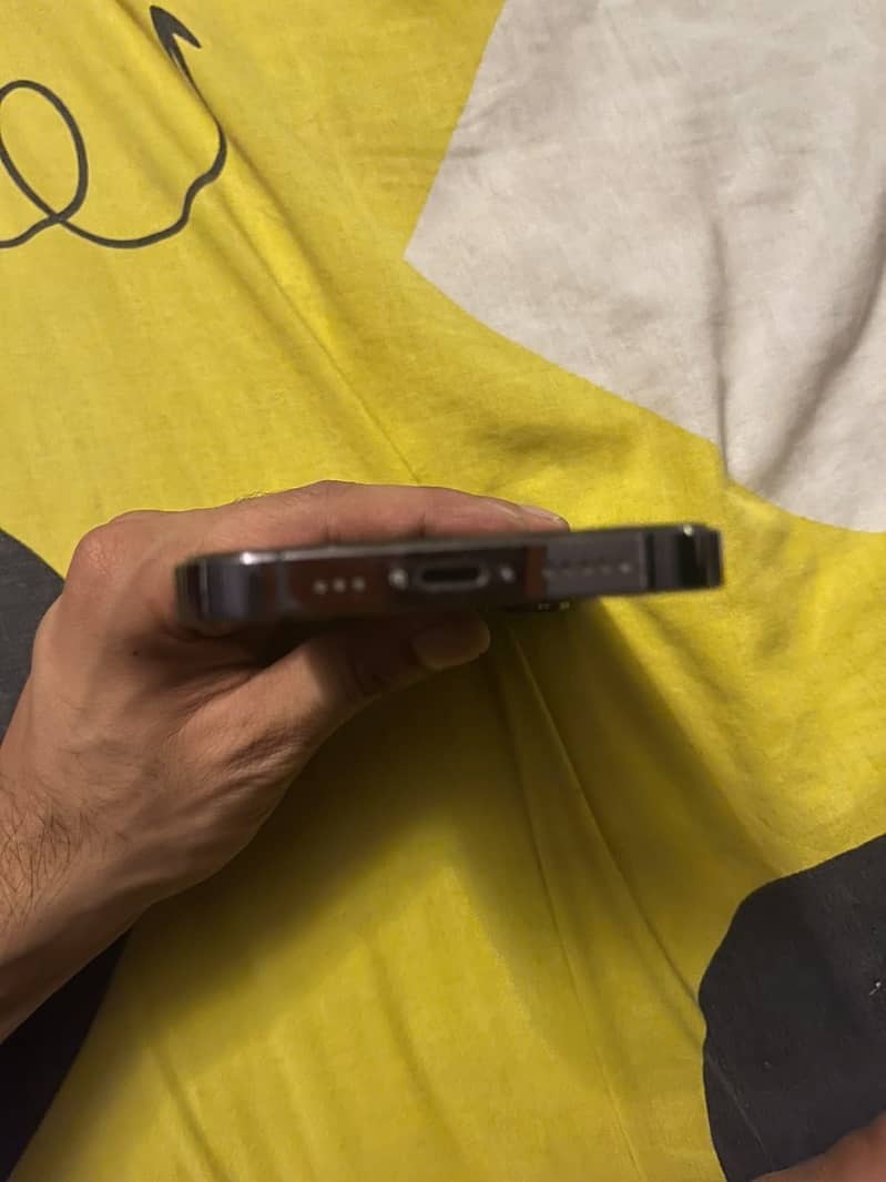 Apple iPhone 14 Pro 12