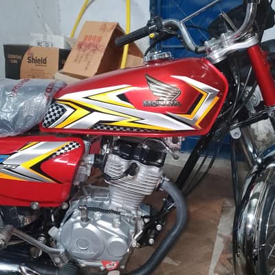 Honda 125 2025 model karachi number excellent condition