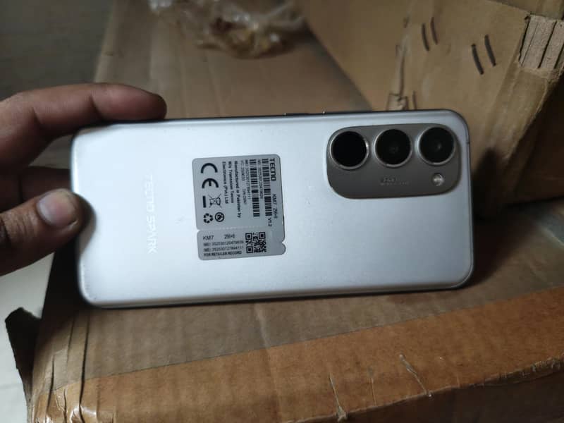 Tecno Spark 40 pro plus 0