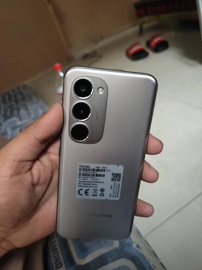 Tecno Spark 40 pro plus 4