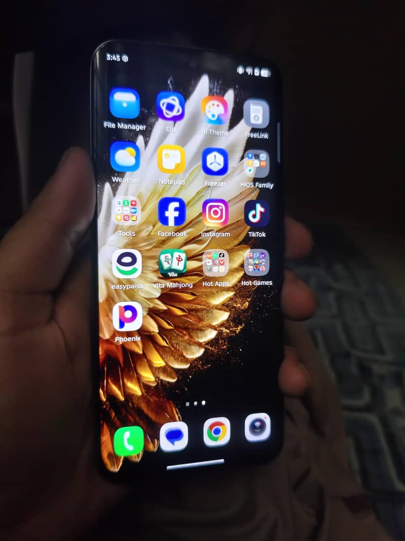 Tecno Spark 40 pro plus 7
