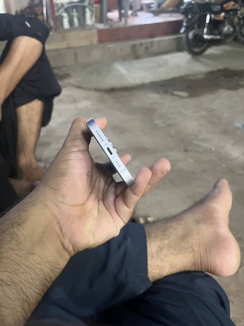 Apple iPhone 14 0