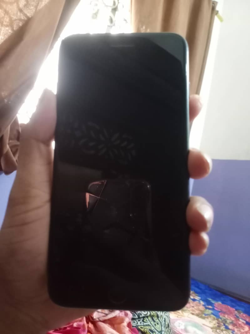 Apple iPhone 7 Plus 1