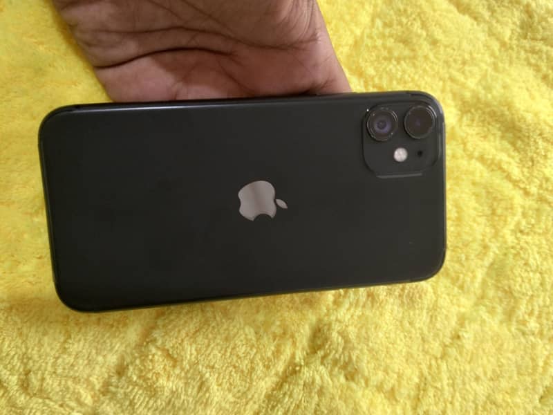 Apple iPhone 11 4