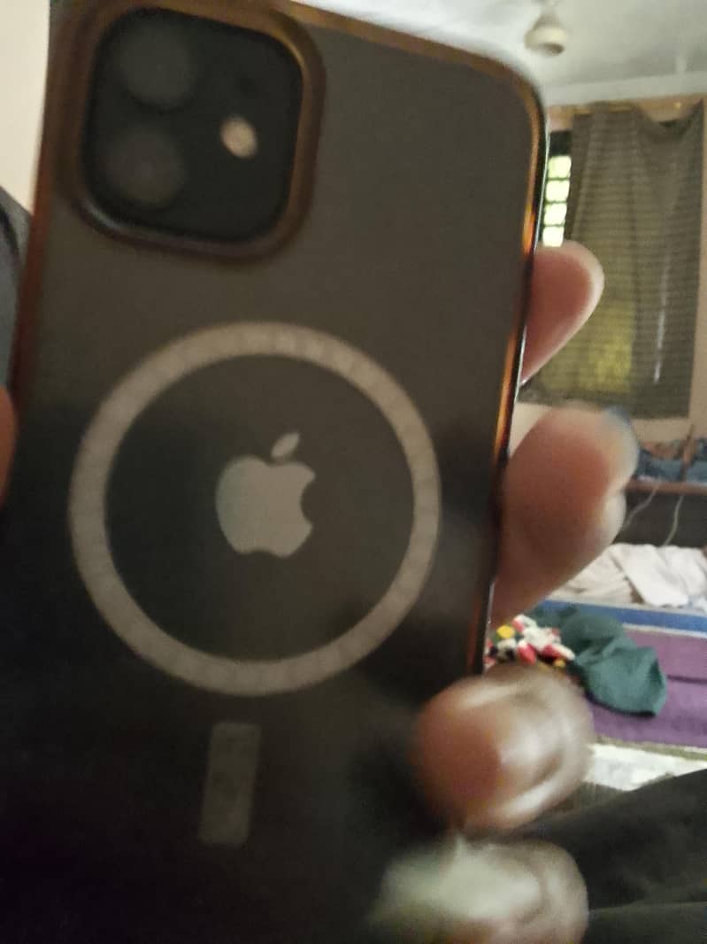 Apple iPhone 12 1