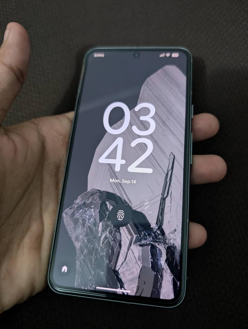 Google Pixel 8 4