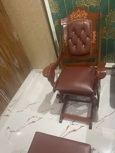 Jhula chair with footrest