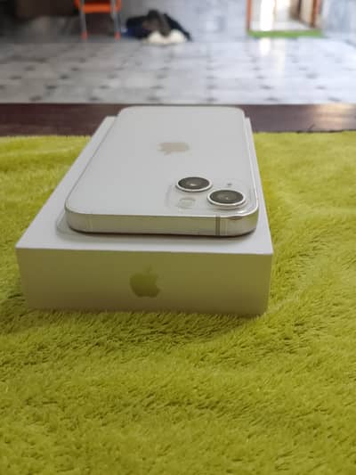 Apple iPhone 13