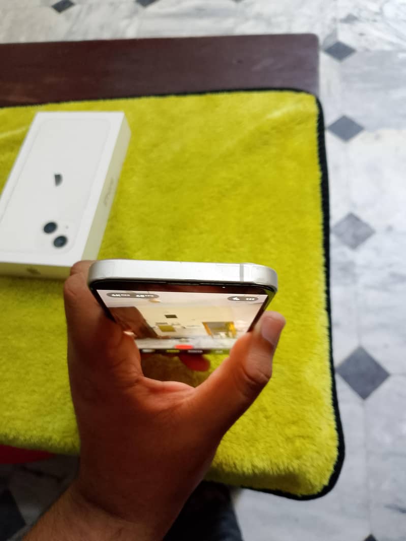 Apple iPhone 13 3