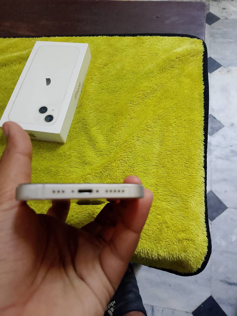 Apple iPhone 13 4