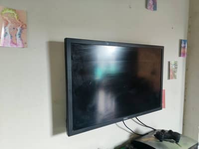Dell 4k 32 inch led 10/10  good graphics best for gaming