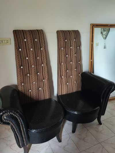 selling 2 sofa type chairs with small table