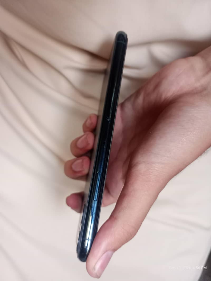 iPhone 11 Pro Max 3