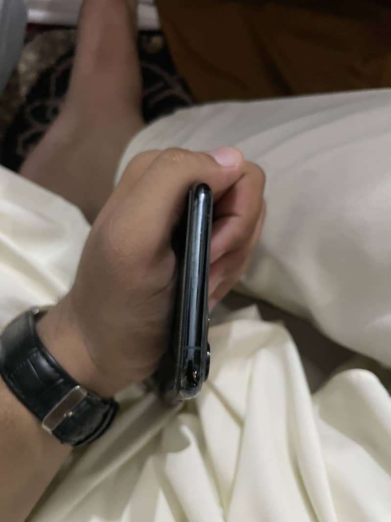Apple iPhone 11 Pro Max 0