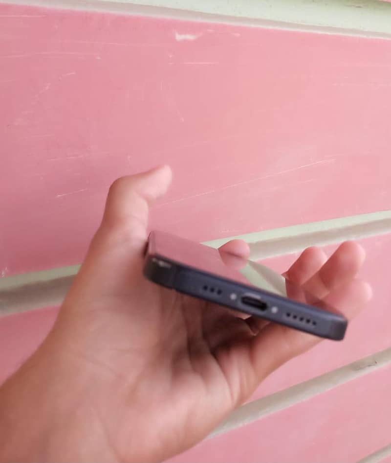 Apple iPhone 15 3