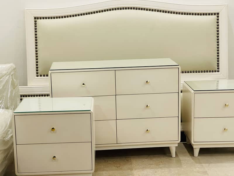 Bed set and sofa set 0
