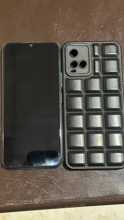 Vivo Y21 . . . . . 4/64Gb