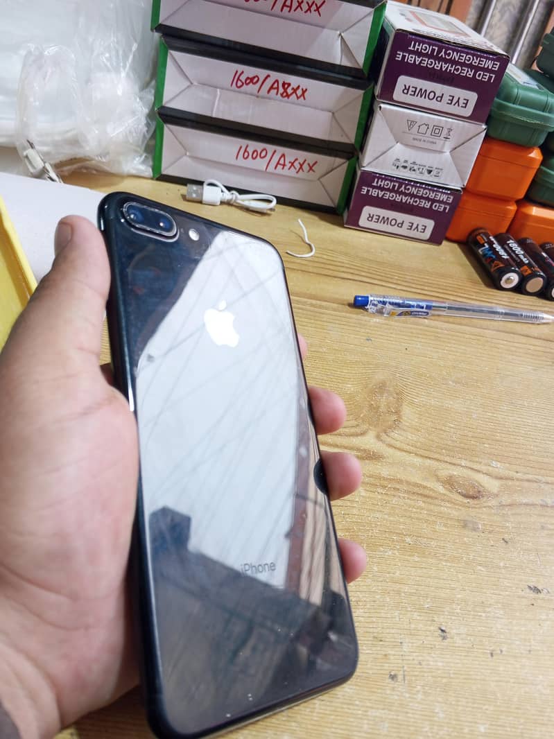 Apple iPhone 7 Plus 0
