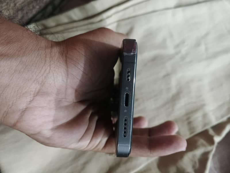 Apple iPhone 13 Pro 2