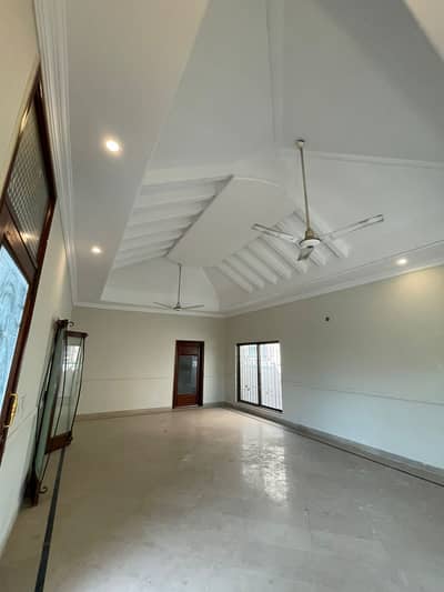 1 kanal well maintained independent house available for rent in DHA phase 2
