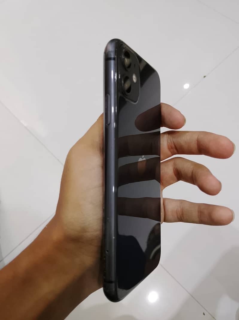 Apple iPhone 11 3