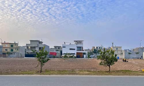Good Prime Location 5 Marla Residential Plot For Sale In Park View City - Crystal Block