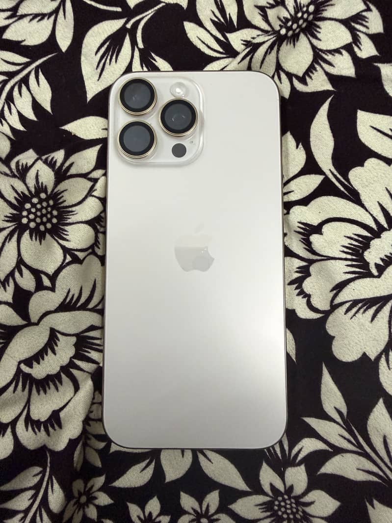 Apple iPhone 16 Pro Max 0