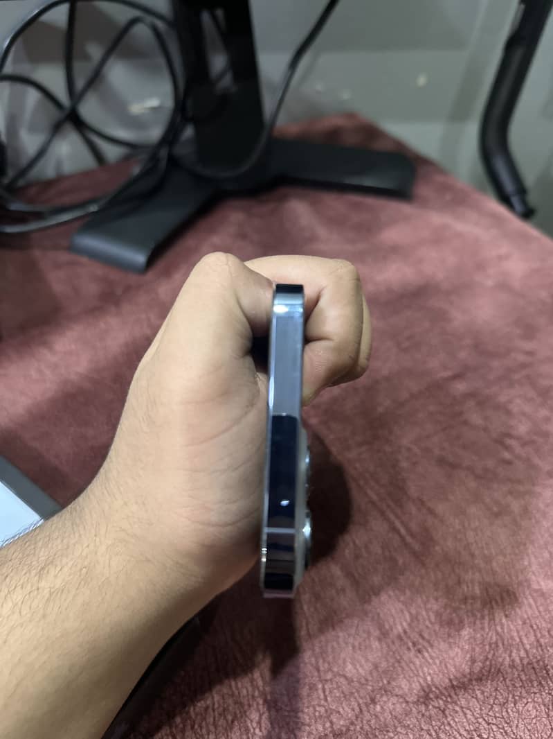 Apple iPhone 13 Pro Max 3