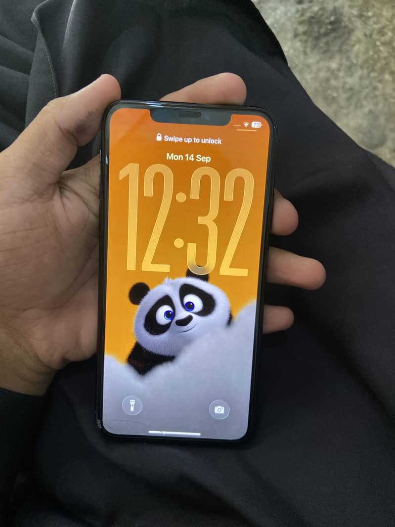 Apple iPhone 11 Pro Max 4