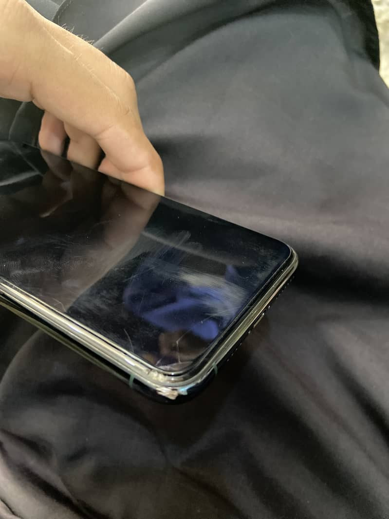 Apple iPhone 11 Pro Max 5