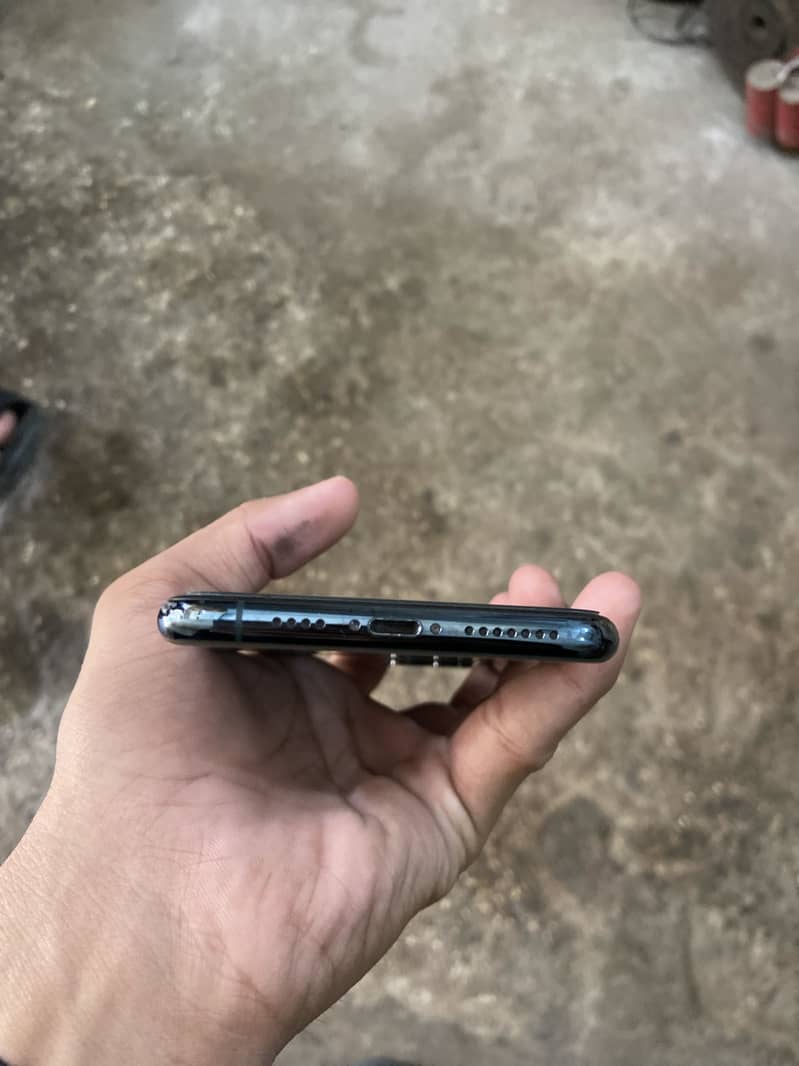Apple iPhone 11 Pro Max 7