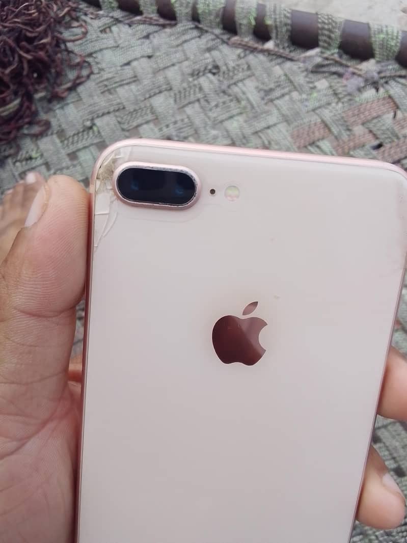 Apple iPhone 8 Plus 1