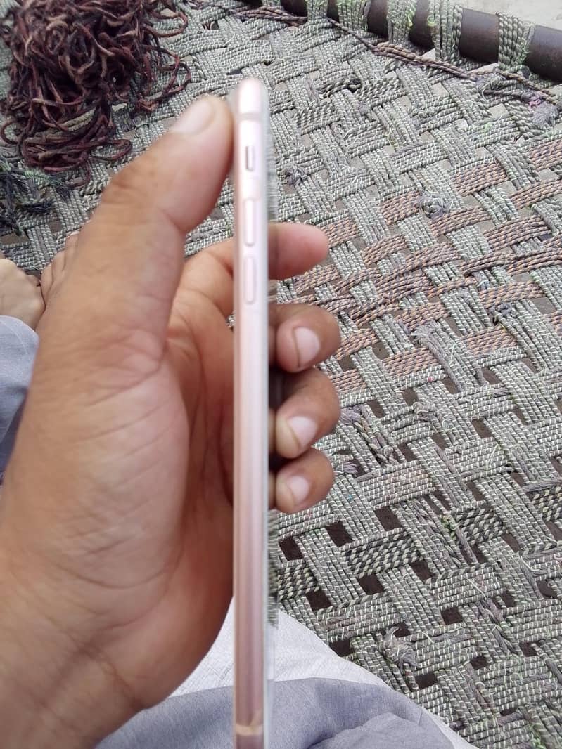 Apple iPhone 8 Plus 3
