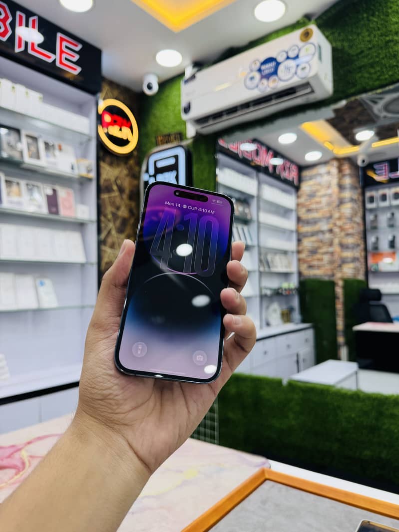 Apple iPhone 14 Pro 0