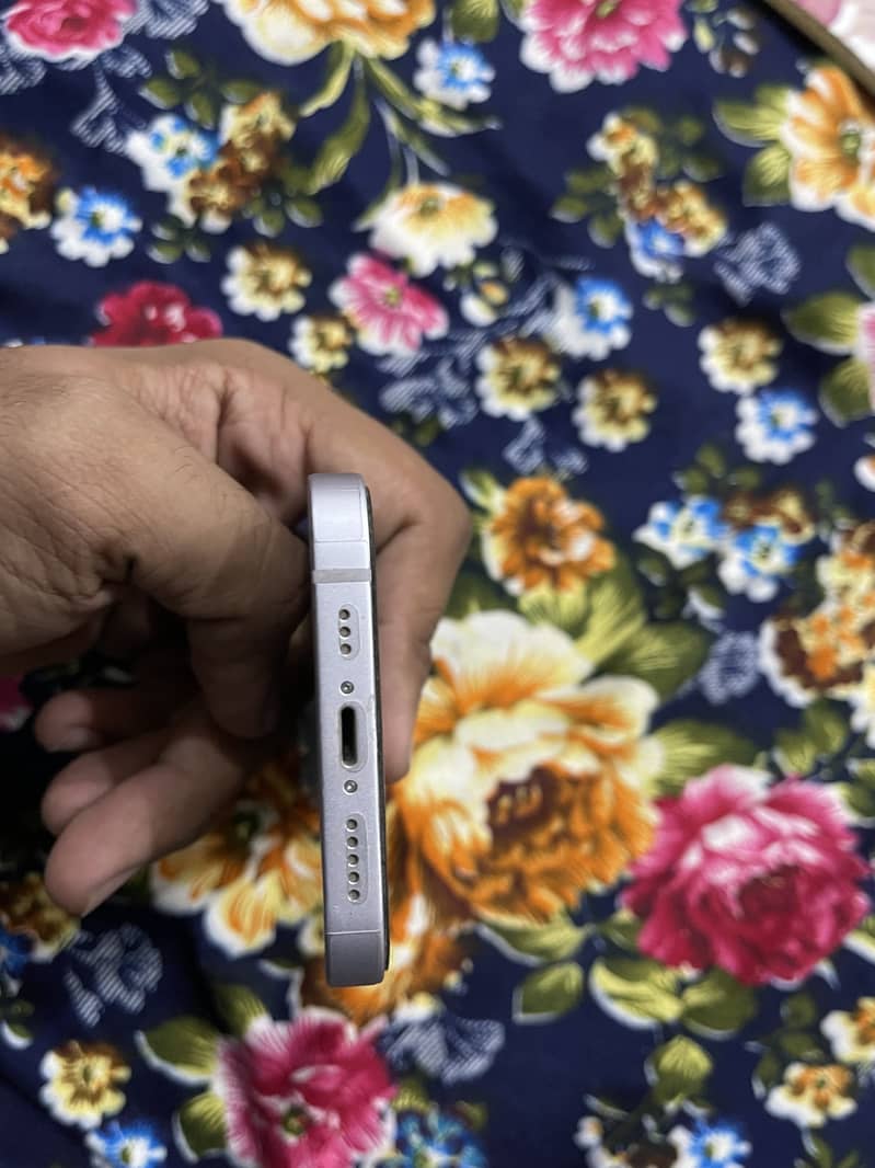 Apple iPhone 14 2