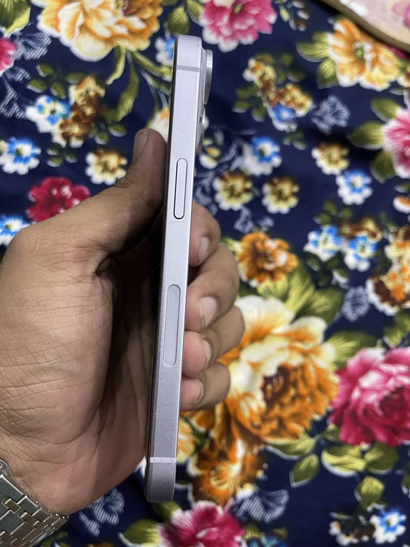 Apple iPhone 14 4