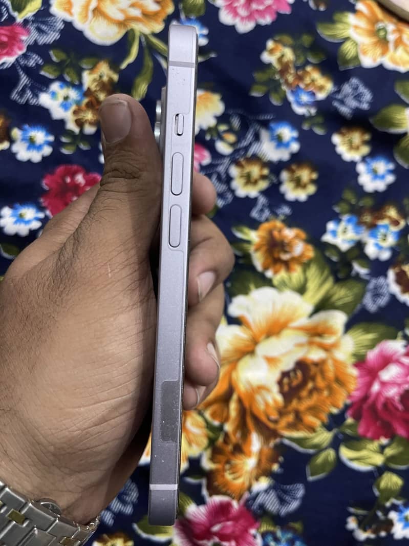 Apple iPhone 14 5