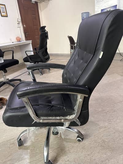 Office executives chair for sale urgent