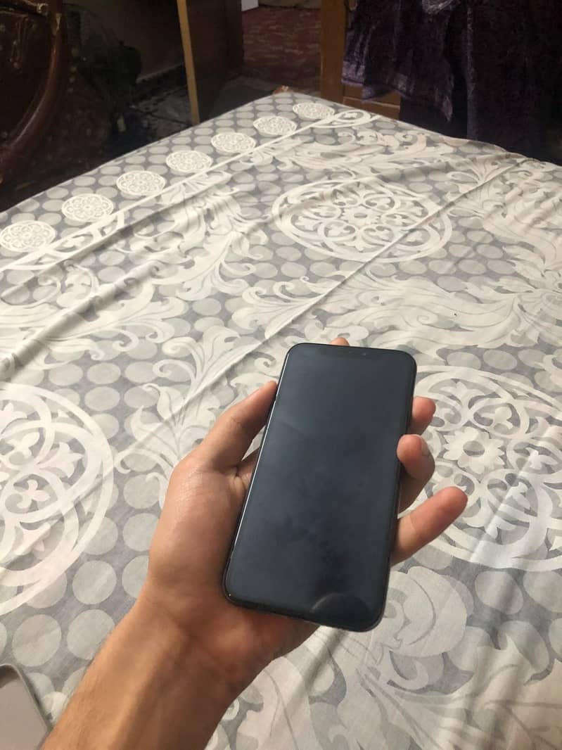 Apple iPhone XS 1