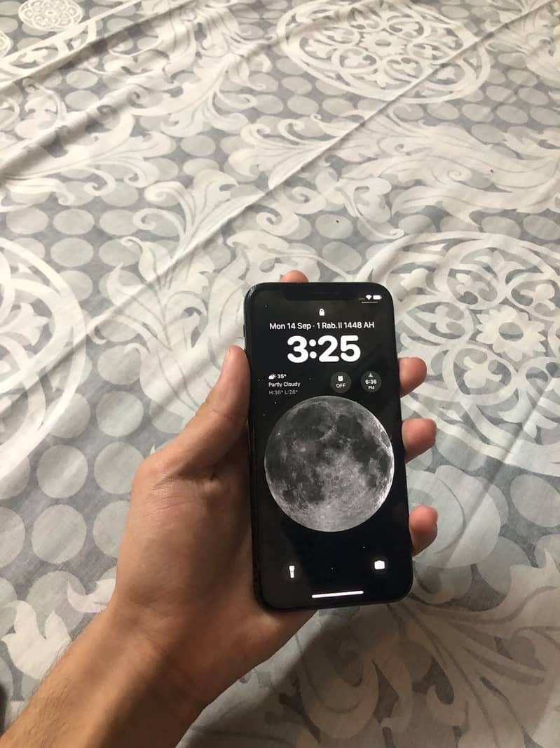 Apple iPhone XS 3