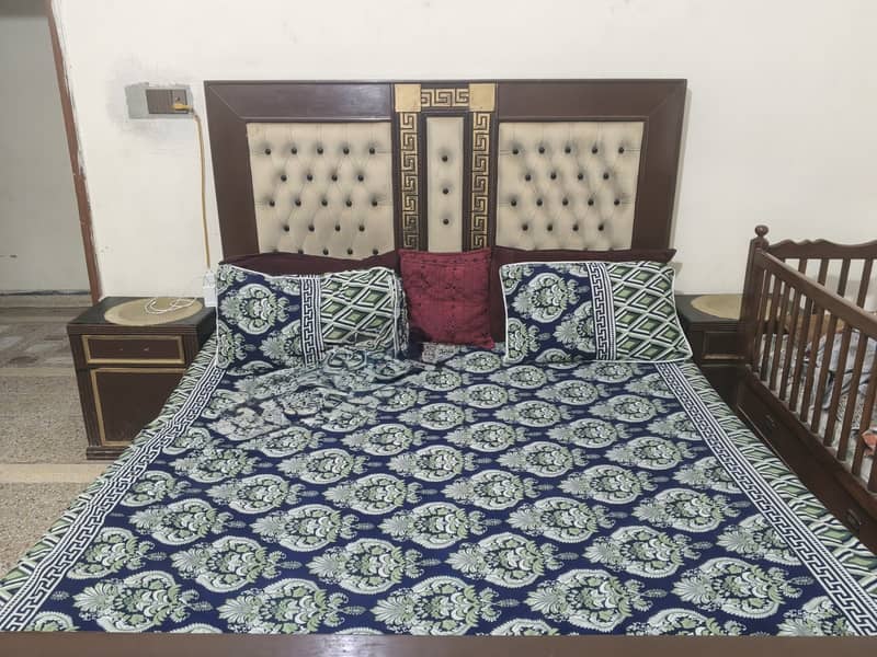 King size bed 1