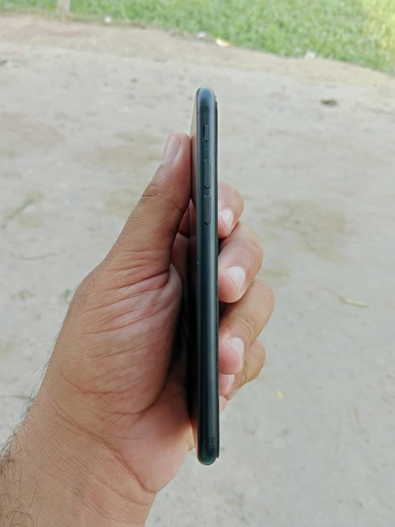 Apple iPhone 7 1