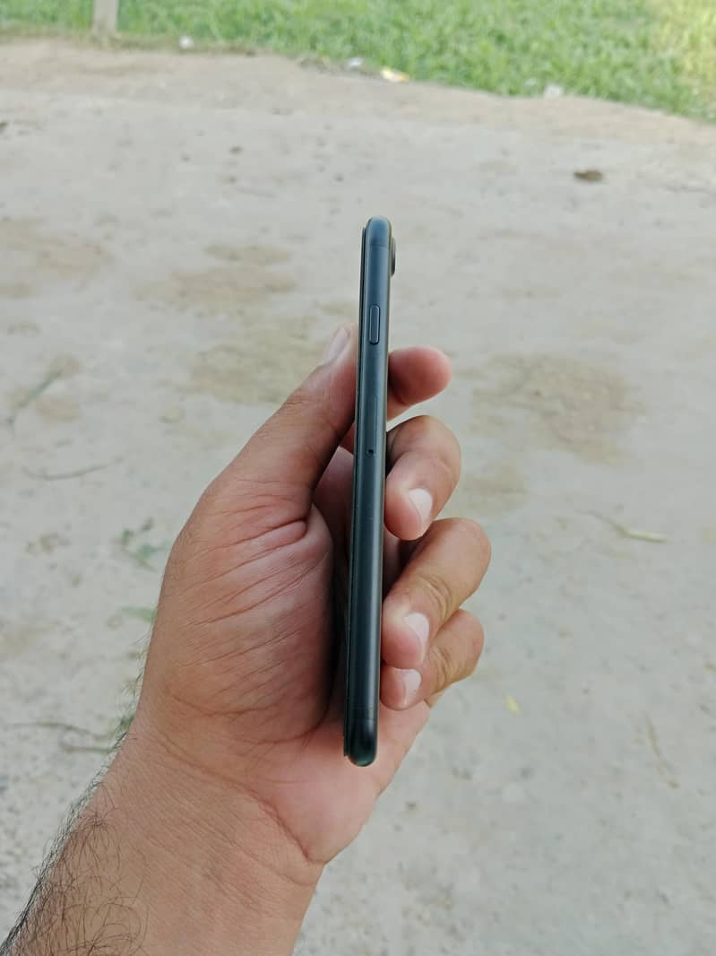 Apple iPhone 7 2