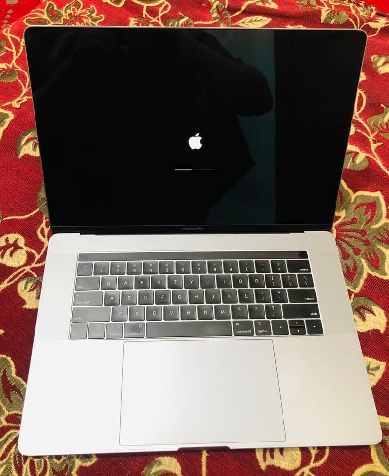 MacBook 0