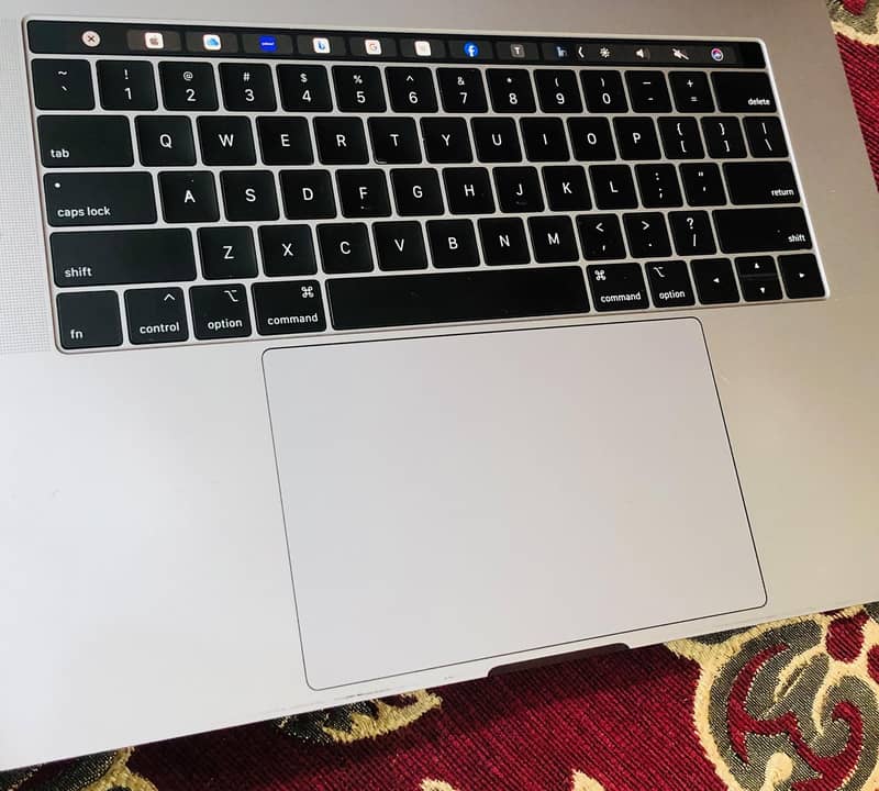 MacBook 4