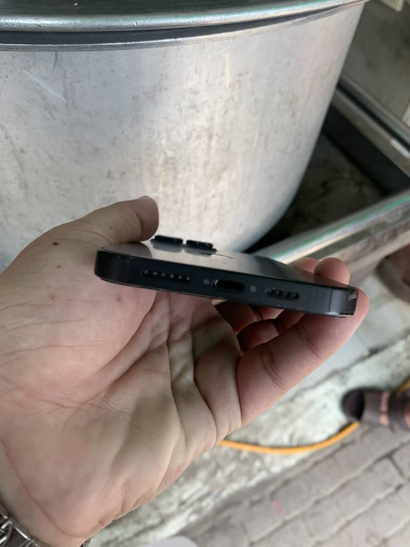 Apple iPhone 14 Pro Max 1