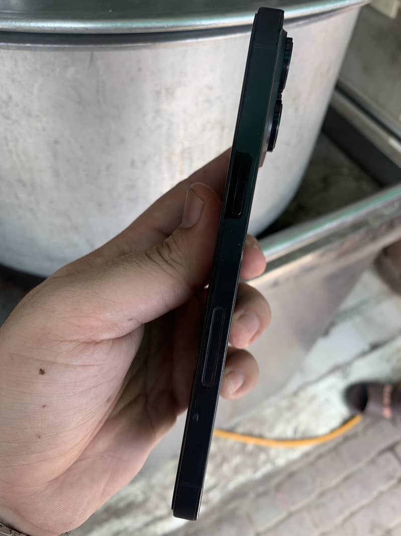 Apple iPhone 14 Pro Max 4