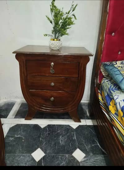 Shesham wood luxurious king size bed set