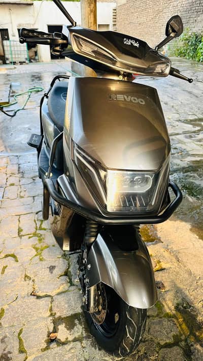 REVOO C32 Young 2026 Electric Scooty | Top Condition | Unregistered